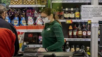 Carrefour trae nuevas ofertas de empleo para auxiliares en septiembre Empleo Carrefour Cajera 1