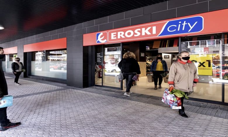 Eroski y BM ofertan plazas para profesionales y mozos de almacén