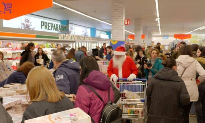 Papa Noel es avistado en varios supermercados ALDI en toda