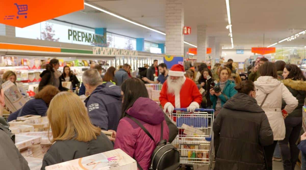 Papa Noel es avistado en varios supermercados ALDI en toda